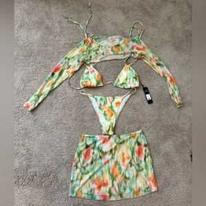 NWT Fashion Nova bathing suit 4 piece set